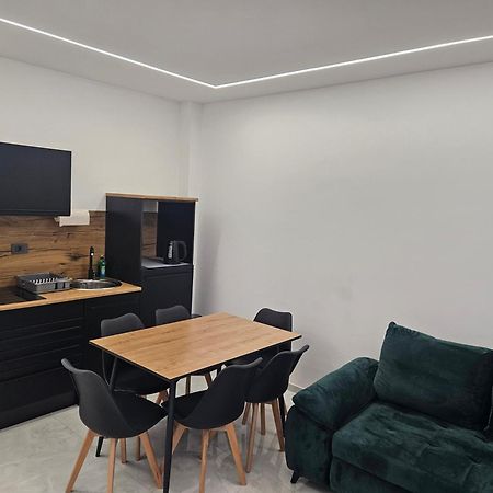 Elite Estate Apartment Подстрана Екстериор снимка