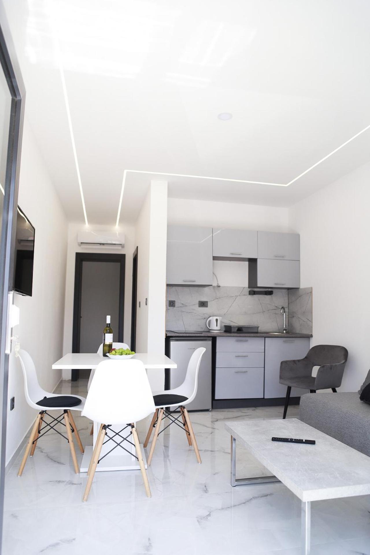 Elite Estate Apartment Подстрана Екстериор снимка
